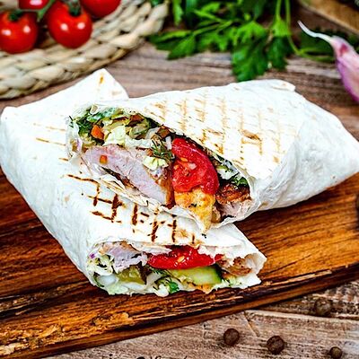 Люкс шаурма из свинины на мангале в Тандырофф по цене 350 ₽