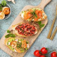 Ассорти брускетт в Двор Помидор