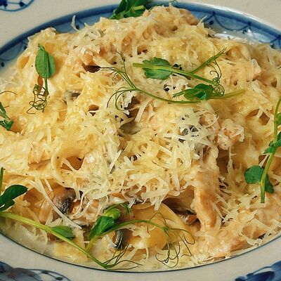 Фетучини с курицей и грибами в Муси по цене 700 ₽