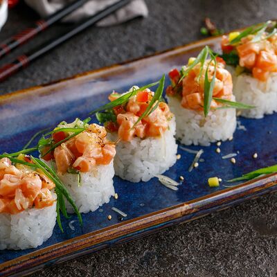 Сливочный ролл с лососем в ЛарисуВаннуХочу по цене 690