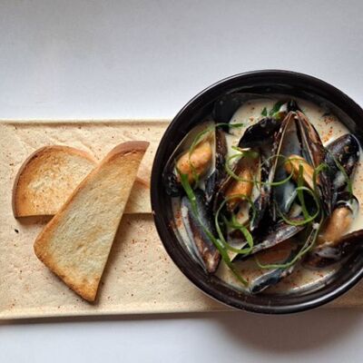 Мидии в сырном соусе в Кушай мясо по цене 670 ₽