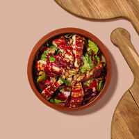 Салат с жареным сулугуни в Хачапури и вино