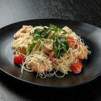 Паста с креветками в Loca Pizza