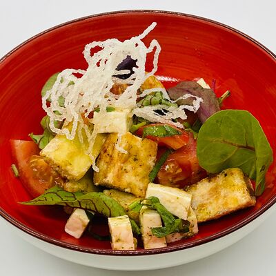 Салат теплый с баклажаном и творожным сыром в Ваниль по цене 650 ₽