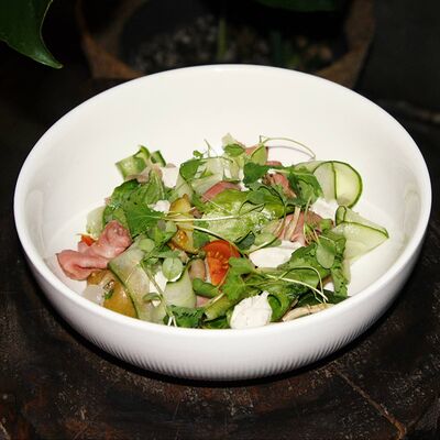 Салат с ростбифом в Offshore по цене 590 ₽