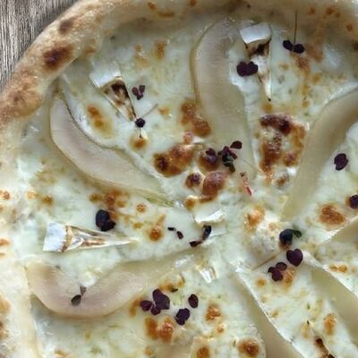 Пицца с грушей в Еду домой по цене 1020 ₽