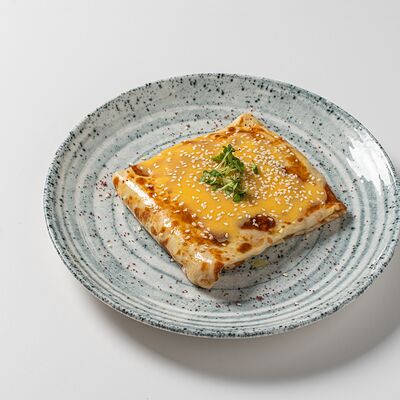 Блин с лососем и кремом из авокадо в Миндаль по цене 630 ₽