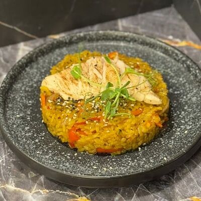 Рис с курицей в BRCAFE по цене 470 ₽