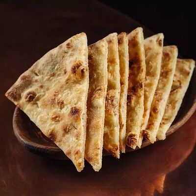 Фокачча с пармезаном в Мона по цене 420 ₽