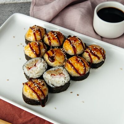 Запеченная Фила шримп в Суши-Маркет по цене 525 ₽