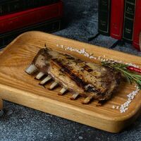 Бараньи ребрышки в McKey Pub & Restauraunt