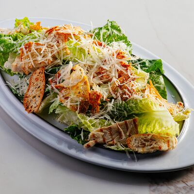 Настоящий салат цезарь с курицей в Сплетни by Anna Asti по цене 850 ₽