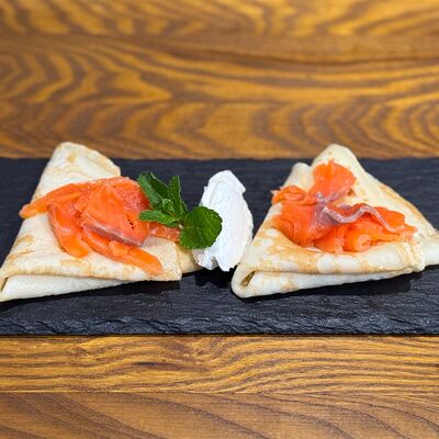 Блины с лососем в Хосперкафе бульвар по цене 550 ₽