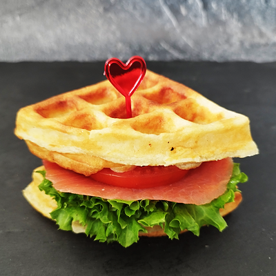 Вафля-бургер с семгой в Enjoy your meal по цене 230 ₽