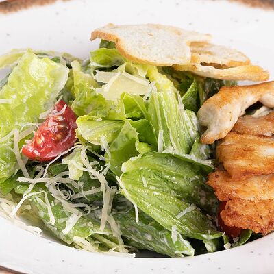 Цезарь с курицей в На речке по цене 540 ₽