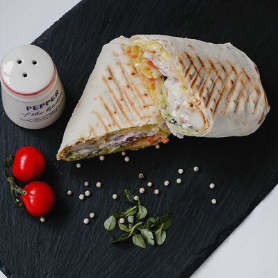 Шаурма классическая в Панда Бистро по цене 353 ₽