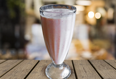 Смузи ягодный в Dolce Vita по цене 380 ₽