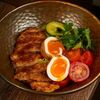 Салат с хрустящим цыпленком в Juusu&Ramen по цене 680