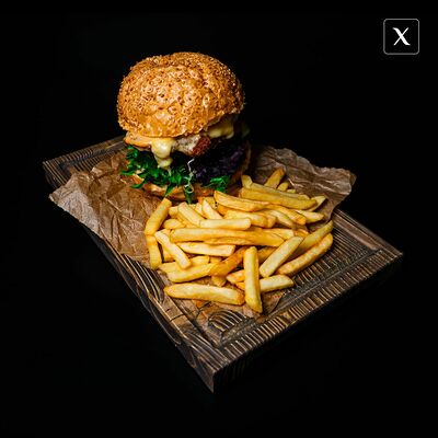 Бургер с курицей в Хука Холл по цене 1330 ₽