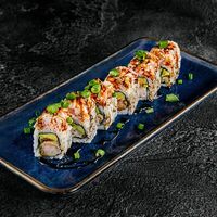 Ролл с темпурной креветкой и крабовым миксом в Sushi Sticks