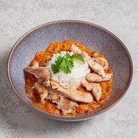 Красный карри с курицей в ART FOOD