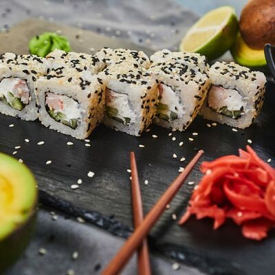 Сливочный ролл с креветкой в Тайфун по цене 359