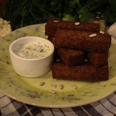 Чесночные гренки с соусом тартар в Мзиани по цене 330 ₽