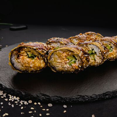 Темпурный ролл со снежным крабом 8 шт в Ёжкин ролл по цене 759 ₽