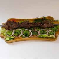 Шашлык Бастурма из говядины в Kebab mangal