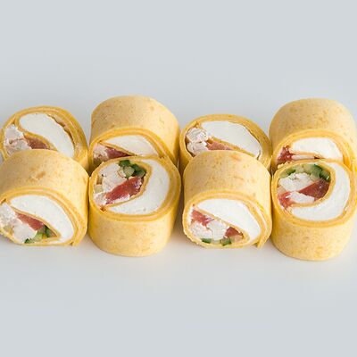 Ролл с курицей в тортилье в Mad Chicken по цене 420 ₽