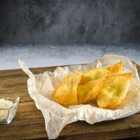 Мини-чебуреки с мясом и сметанным соусом в CAFE BREAKFAST & LUNCH