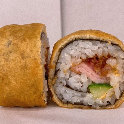 Ролл жареный с беконом в TAY NAY по цене 380 ₽