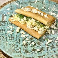 Блинчик с сыром и зеленью в Самовар