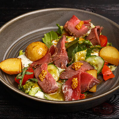 Салат с ростбифом в Good Company по цене 750 ₽