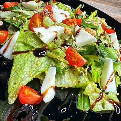 Салат Капрезев Гастропаб Ёж по цене 530 ₽