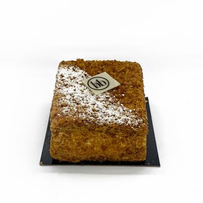 Пирожное Медовое в Bonbon авторская кондитерская по цене 280 ₽