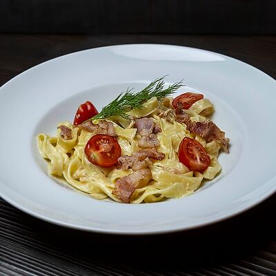 Паста карбонара в Steak Blues по цене 410 ₽