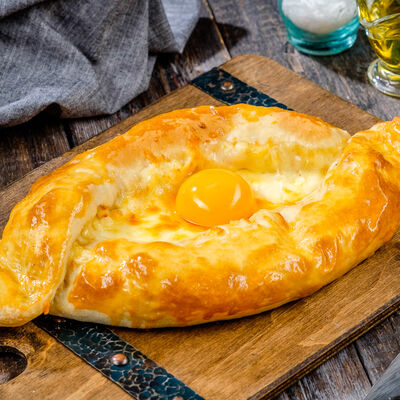 Хачапури по-аджарски в Роял Палас по цене 410 ₽