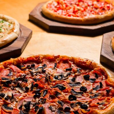 Сет 5 пицц в Co.mein по цене 3320 ₽