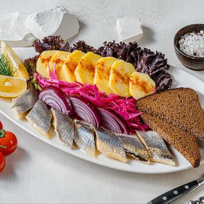Сельдь с картошкой в Шеф-Рояль по цене 650 ₽