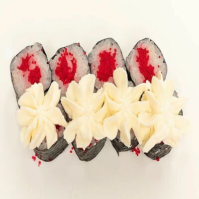 Маки со сливочным сыром и тобико в Roll Street по цене 235 ₽