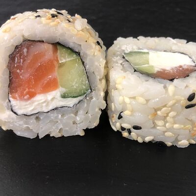 Ролл Филадельфия в кунжуте в TAY NAY по цене 420 ₽