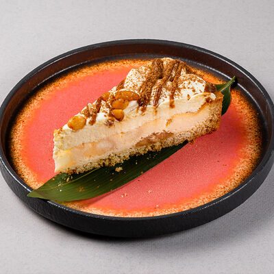 Торт яблоко и карамель в Планета Суши по цене 450 ₽