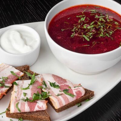 Борщ с тостами и саломв Терраса по цене 770 ₽