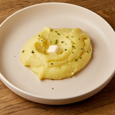 Картофельное пюрев Корова на бочке по цене 290 ₽