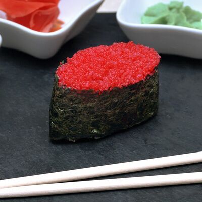 Суши с икрой тобико в Суши-бар Тунец по цене 107