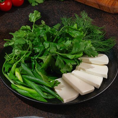 Брынза с зеленью в Райхон по цене 290 ₽