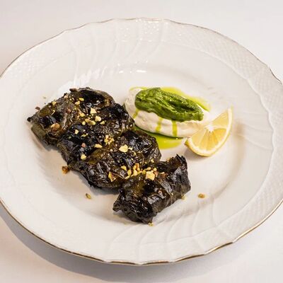 Долма с креветками и песто из руколы в Muse по цене 1750 ₽