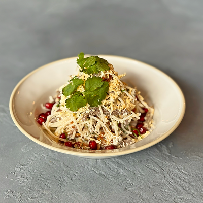 Салат из говядины с редькой в Чайхана Баранжар по цене 595 ₽