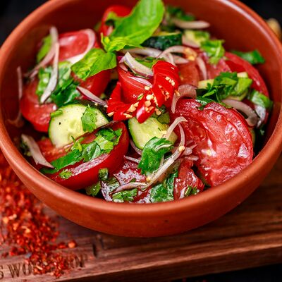 Салат грузинский традиционный в Хачучачу по цене 510 ₽